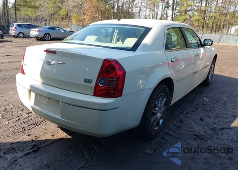 2010 Chrysler 300 Touring/Signature Series from USA, damaged, VIN 2C3CK5CV1AH331389